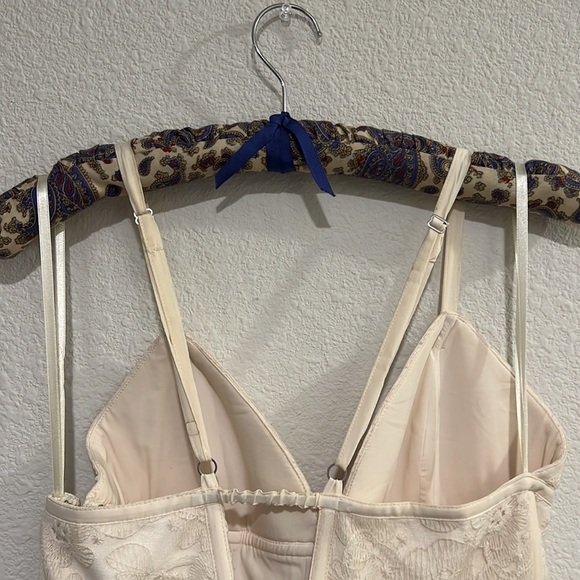 Beautiful Boho Lace Wedding or Elopement dress - Picture 7 of 7